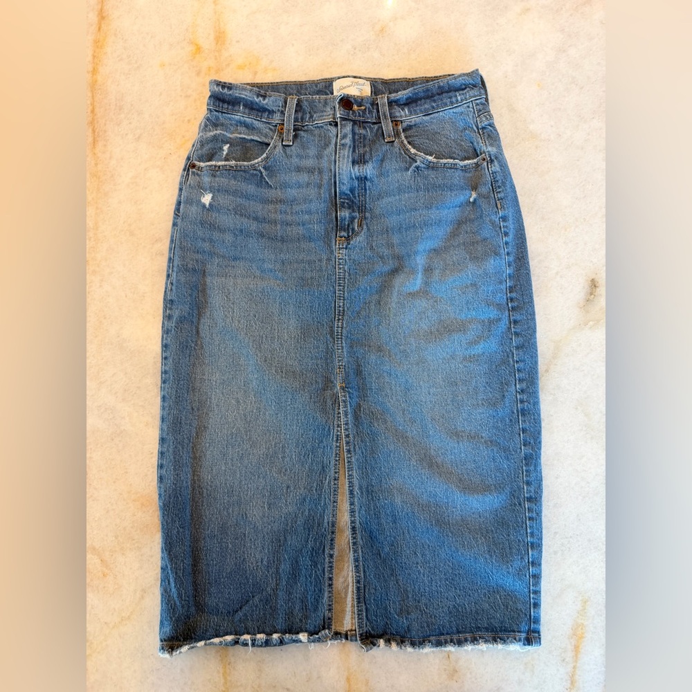 Universal Threads Classic Denim Midi Skirt Sz 8
